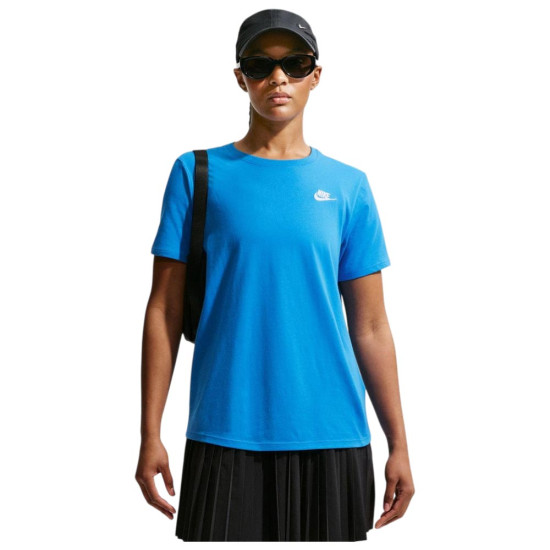 Nike Γυναικεία κοντομάνικη μπλούζα Sportswear Club Essentials T-Shirt